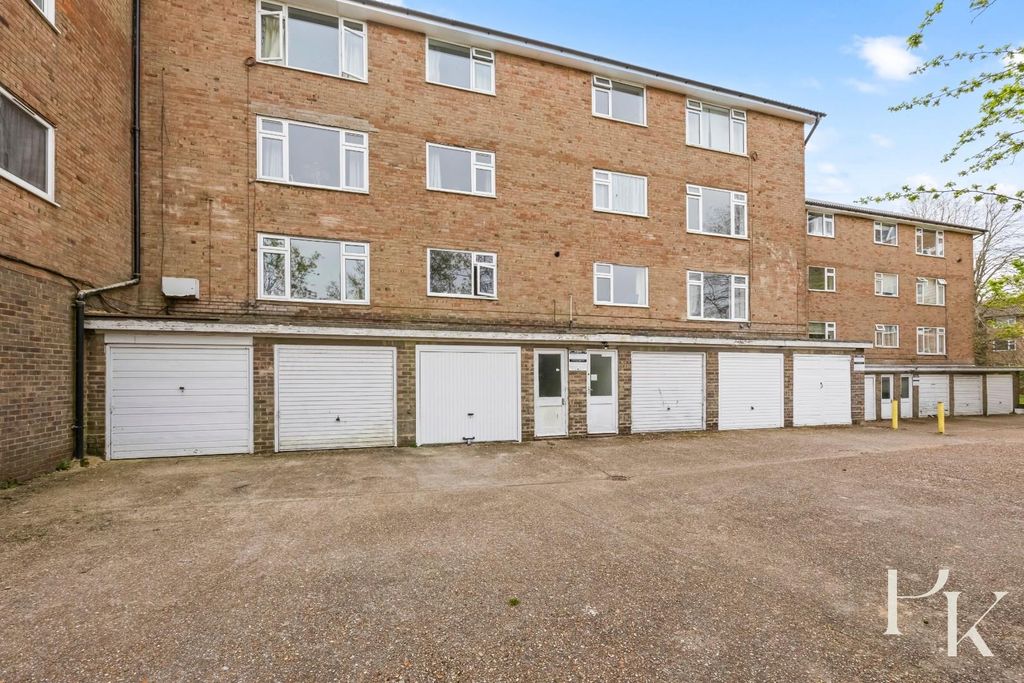 Property photo 3 of 14
