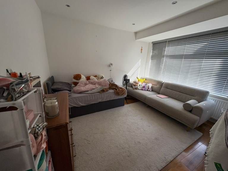 Property photo 2 of 3