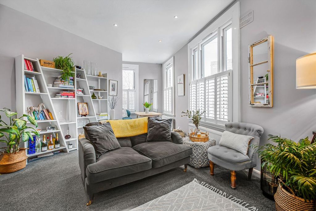 Property photo 3 of 6