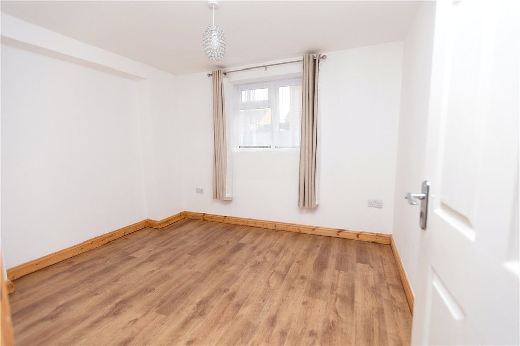 Property photo 3 of 17 Picture No. 18