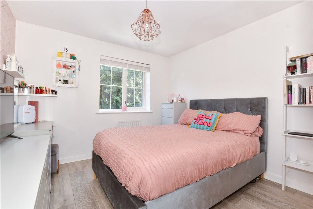 Property photo 1 of 11 Bedroom 1