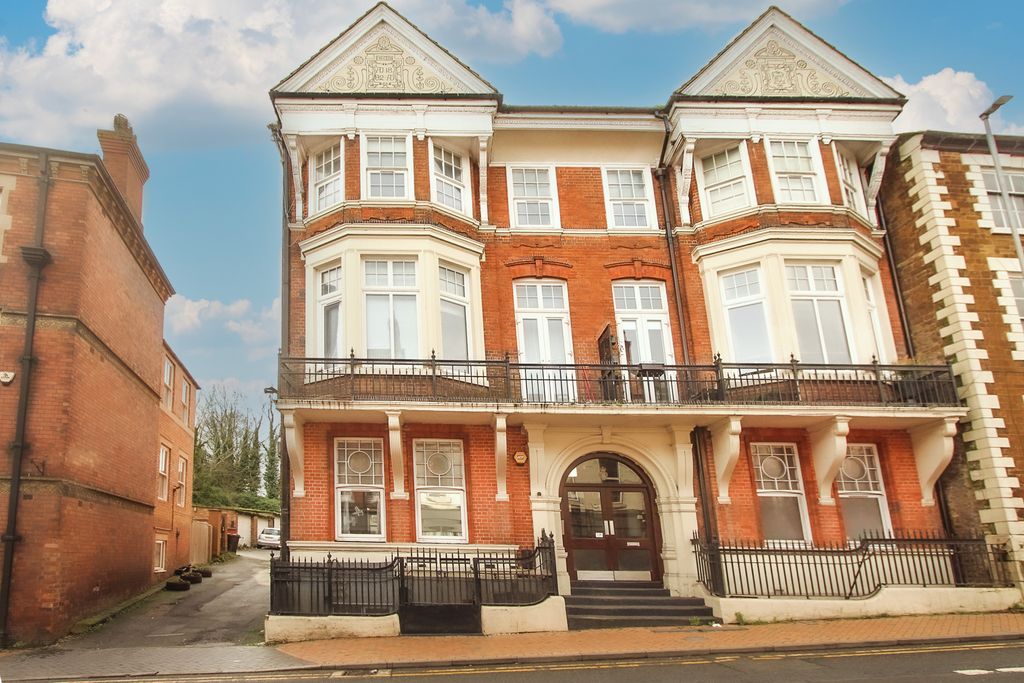 Property photo 1 of 7 Front