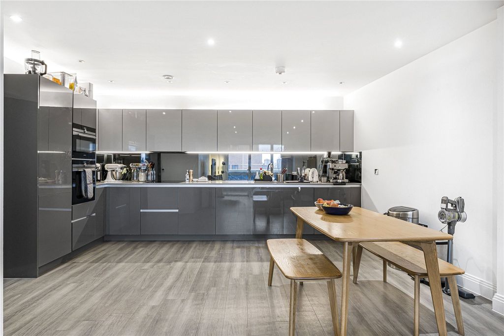 Property photo 2 of 19 Open Plan Living