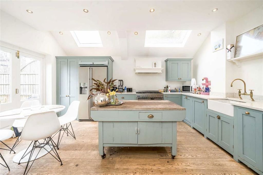 Property photo 2 of 8