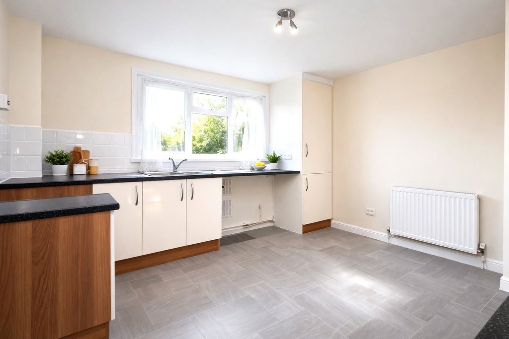 Property photo 3 of 8 Picture No. 02