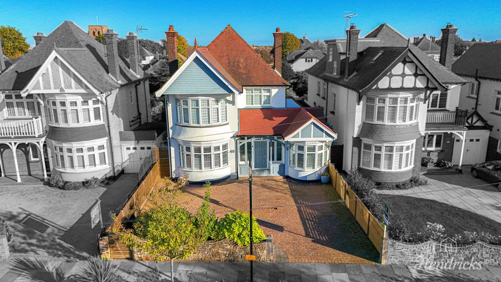 Property photo 1 of 41