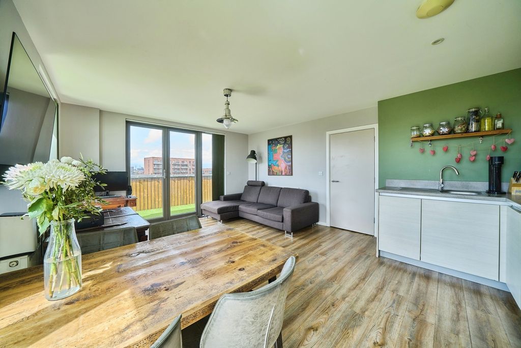 Property photo 2 of 22 Pbox-Img.Jpg