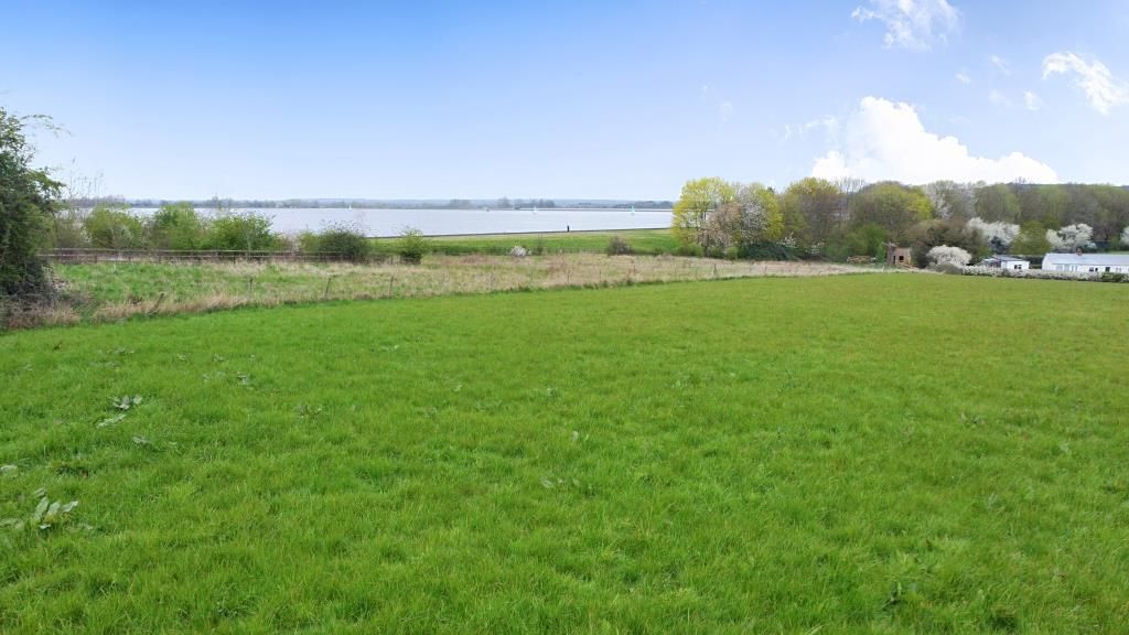Property photo 1 of 20 Field With View Towards Farmoor Reservoir