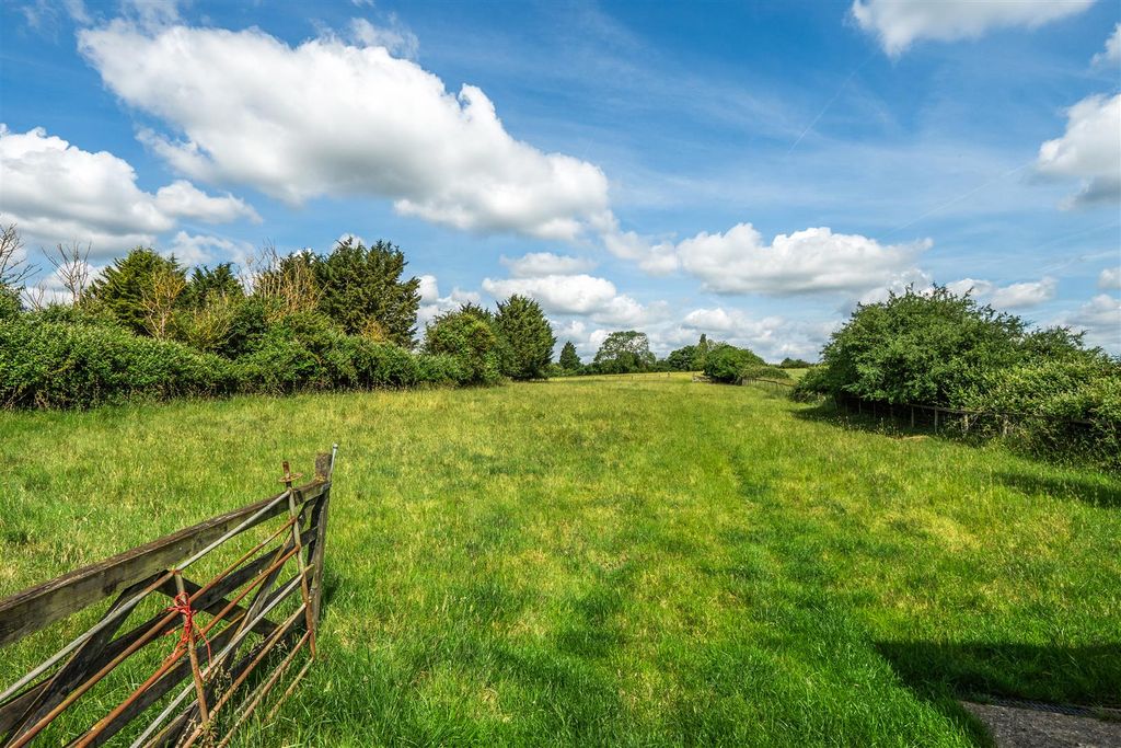 Property photo 2 of 41 1305523-13-6852Ae642c6Bf.Jpg