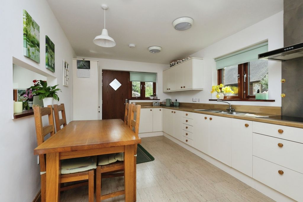 Property photo 2 of 20 Pbox-Img.Jpg