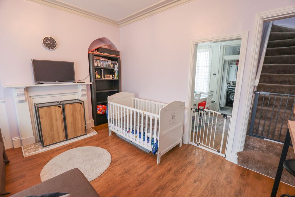 Property photo 3 of 11