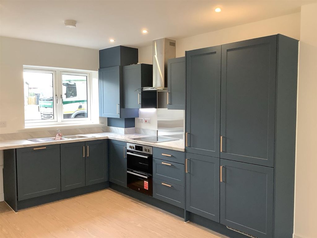 Property photo 3 of 15 B0459172-Ddcd-4344-B6Fb-ee5A7d5F74ba.Jpg