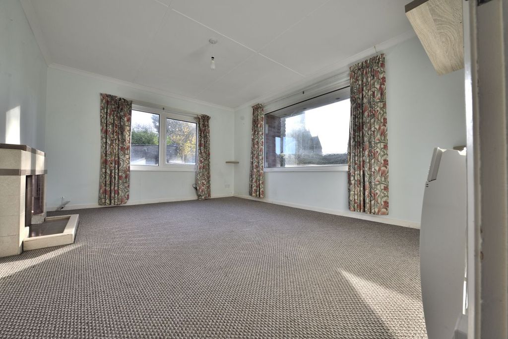 Property photo 2 of 33