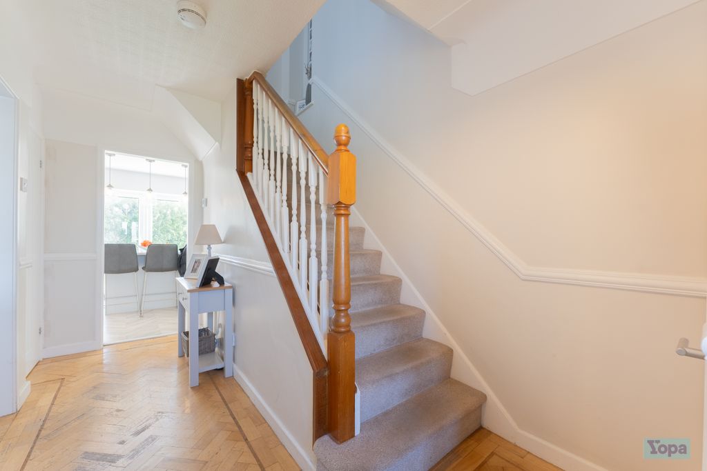 Property photo 2 of 25 Hallway