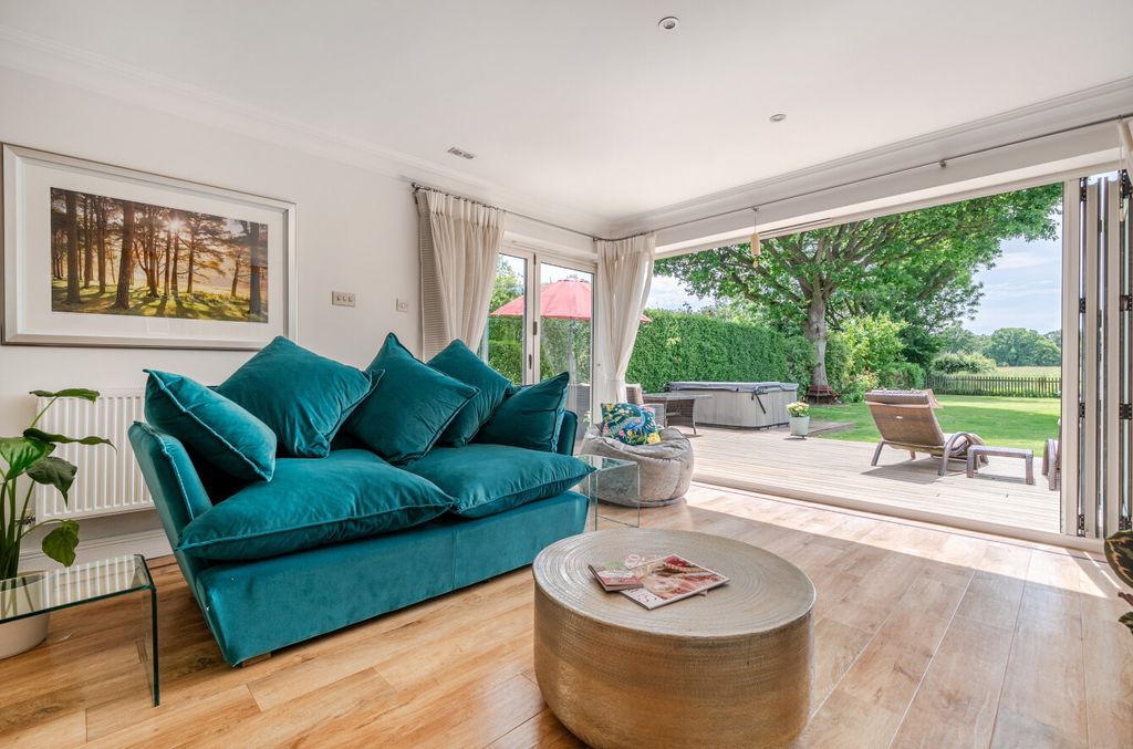 Property photo 2 of 51 1466391-28-6A302d...