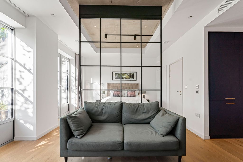 Property photo 3 of 21