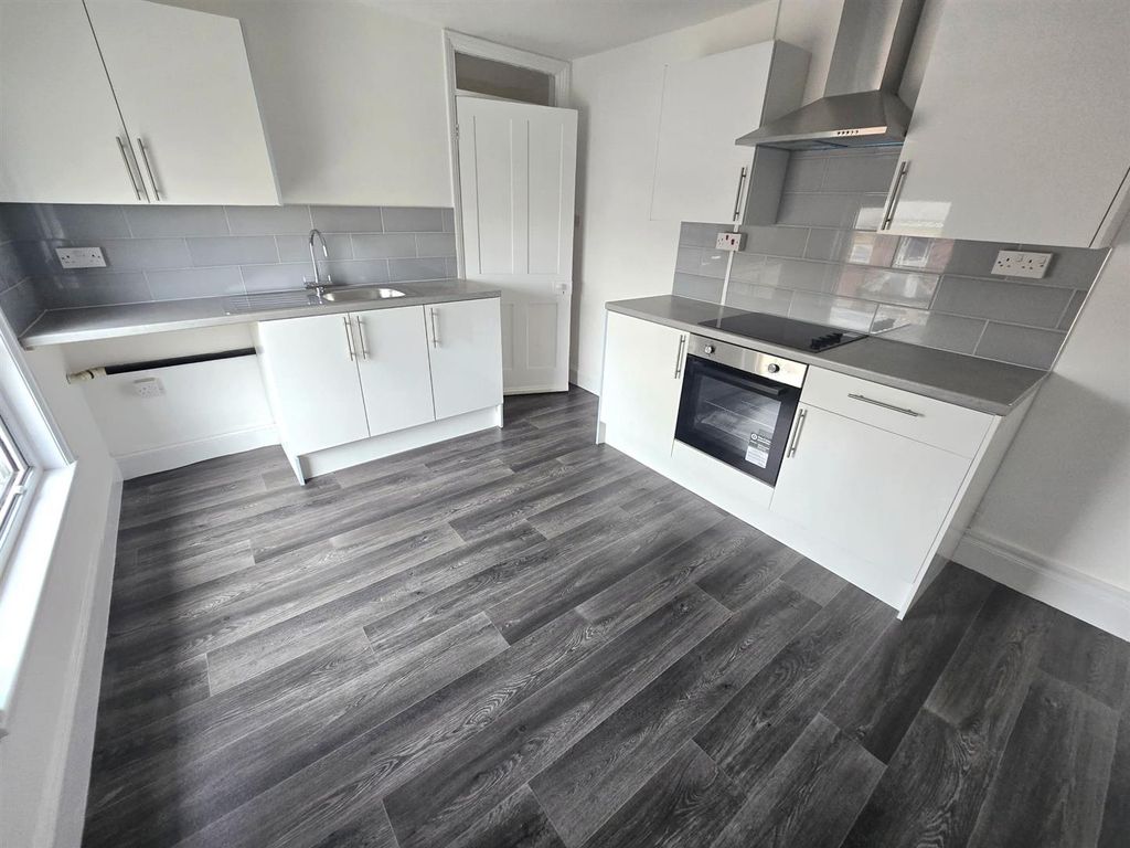 Property photo 3 of 6 Kitchen/Diner