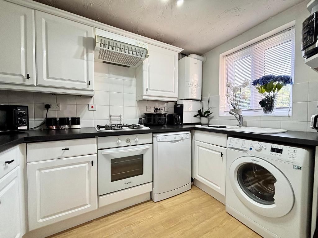 Property photo 3 of 15 Kitchen