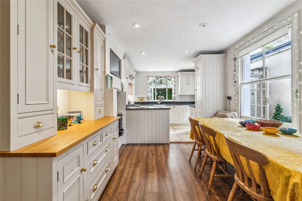 Property photo 1 of 17 Kitchen/Dining Room