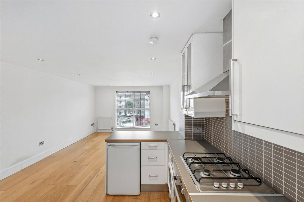 Property photo 3 of 9 Picture No. 14