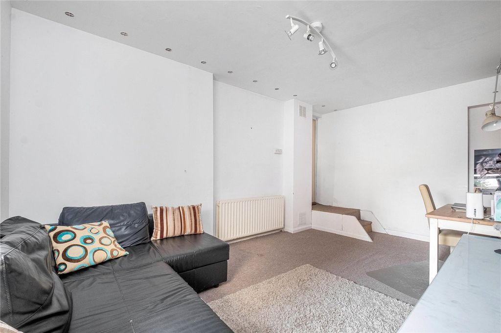 Property photo 3 of 9 Picture No. 12