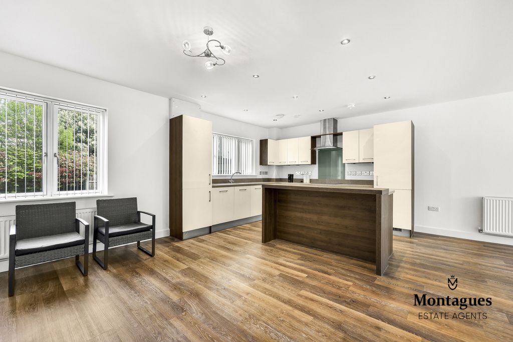 Property photo 2 of 21 Photo 6