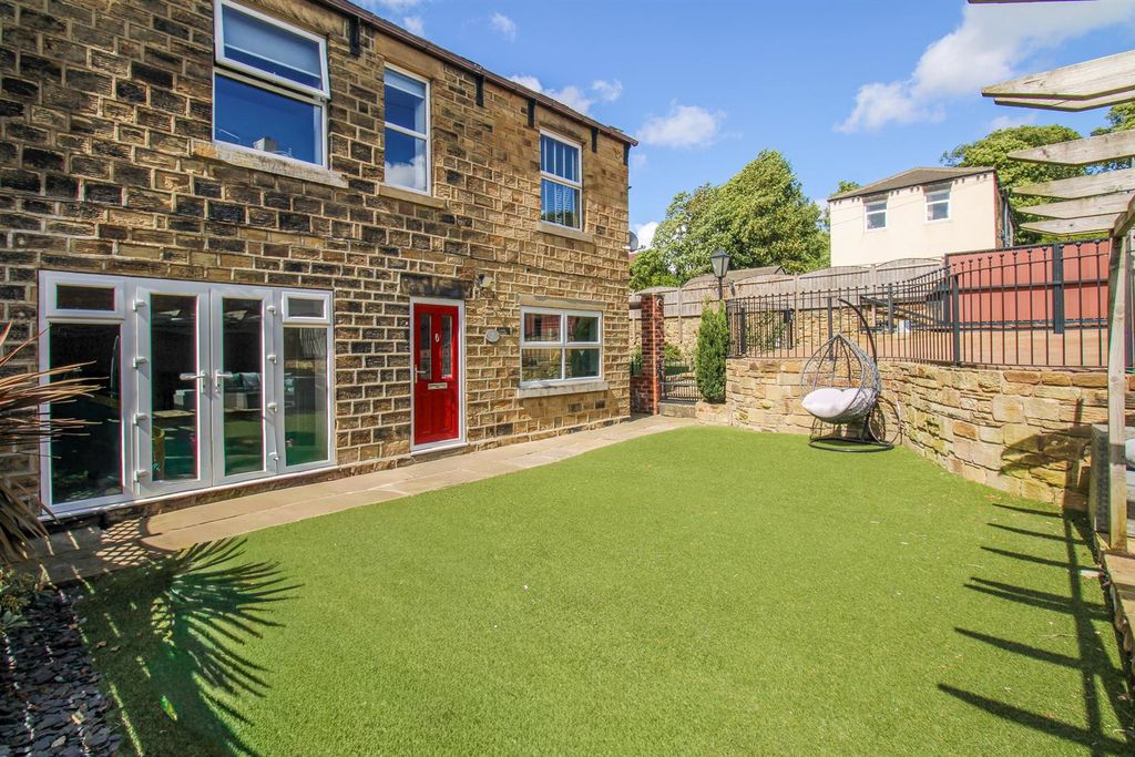 Property photo 2 of 18