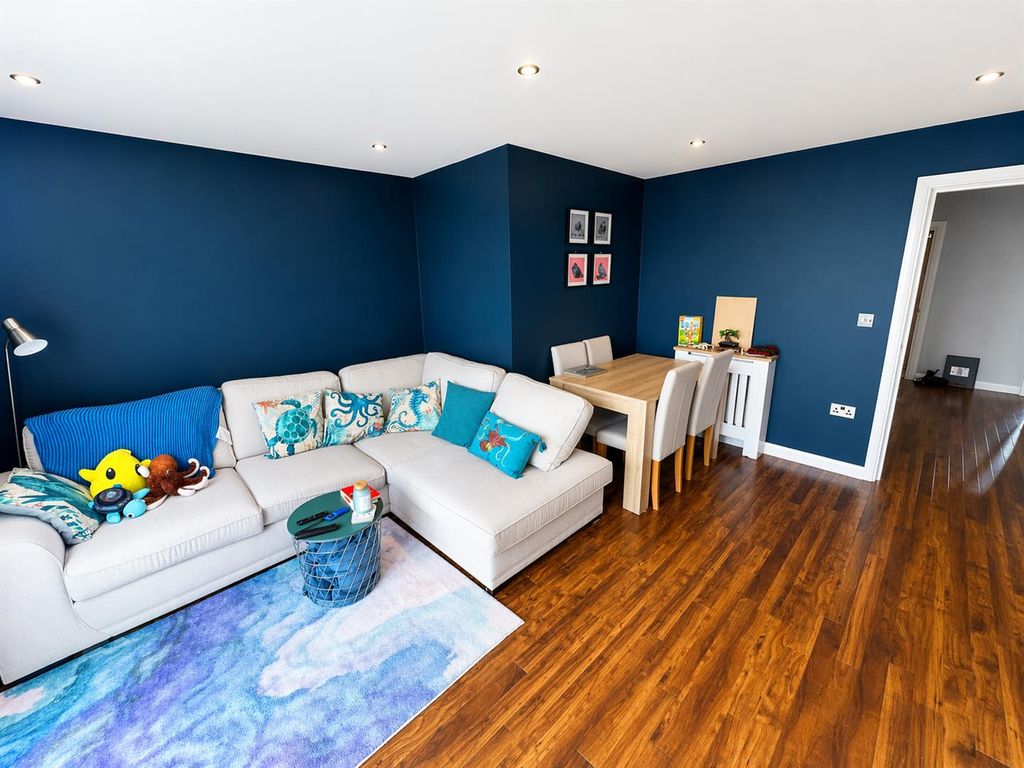 Property photo 3 of 9 Coopers Estate Agents