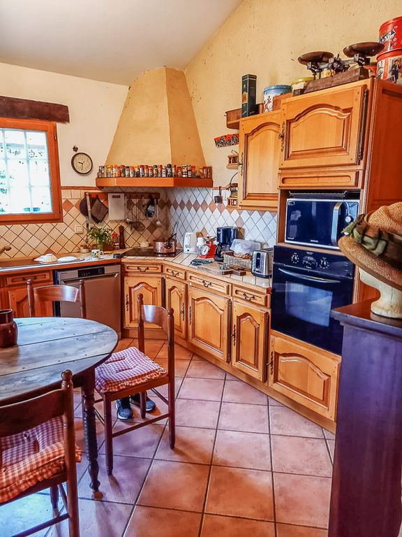 Property photo 2 of 30