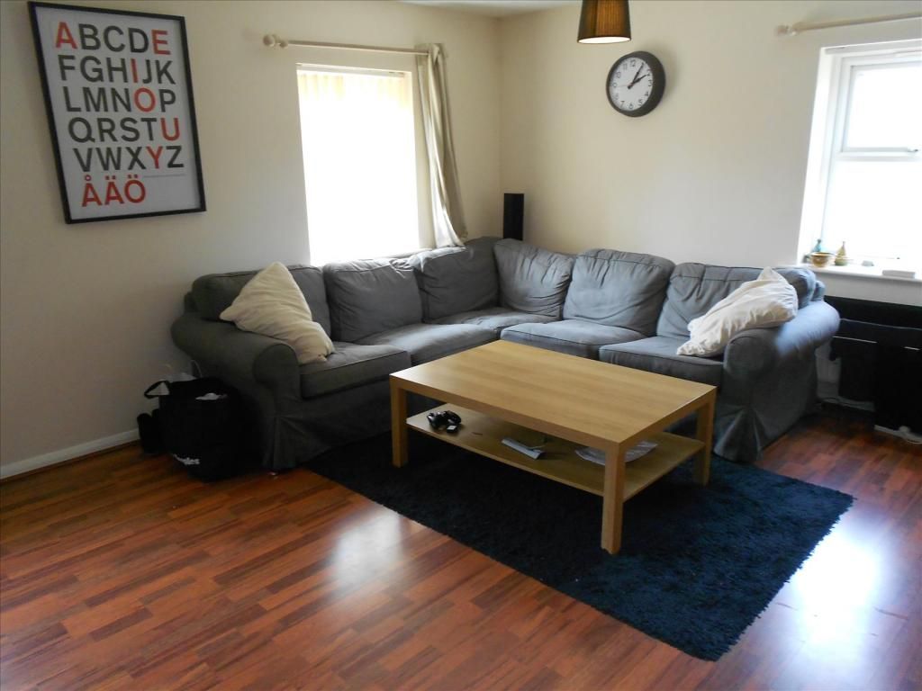 Property photo 2 of 9 Living Room