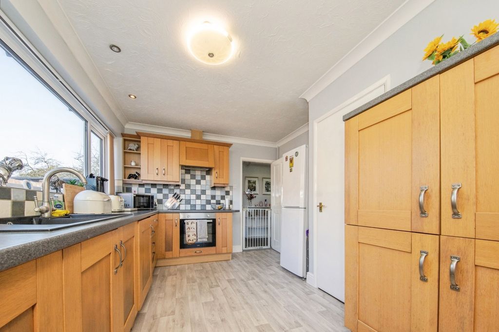 Property photo 3 of 26 Pbox-Img.Jpg