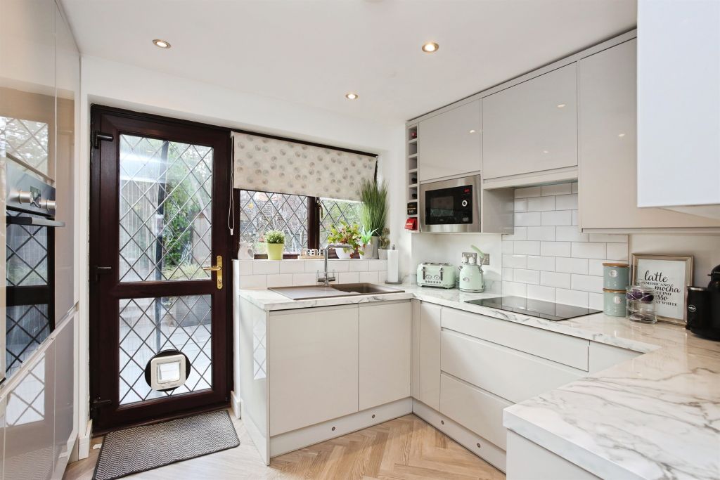 Property photo 3 of 16