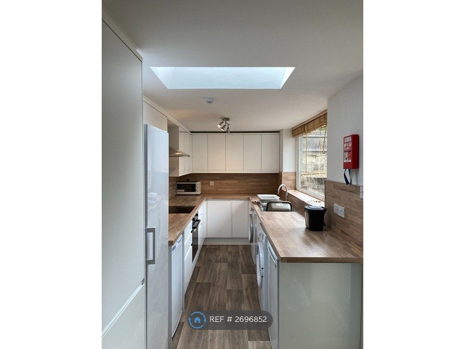 Property photo 2 of 17 Kitchen