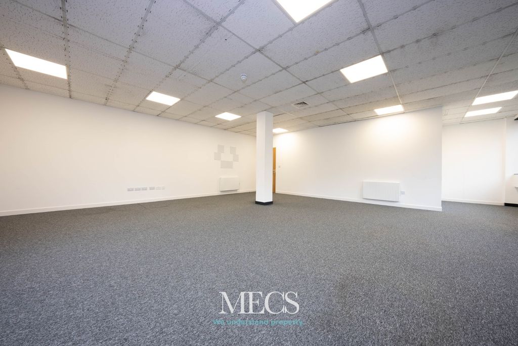 Property photo 1 of 13 4006091