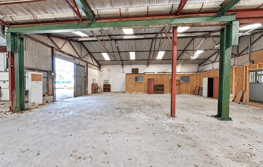 Property photo 1 of 8