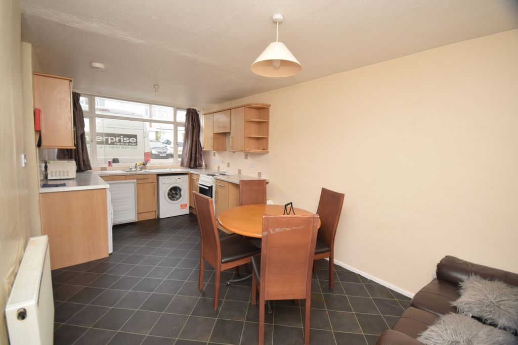 Property photo 3 of 12 Kitchen/Diner