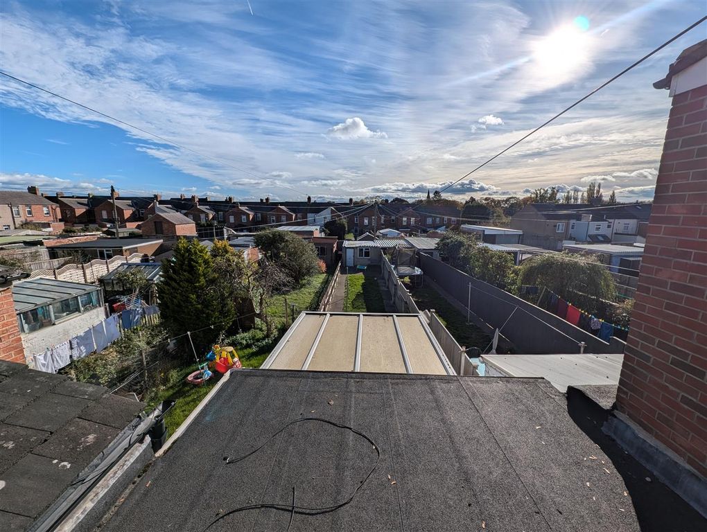 Property photo 1 of 13 Externally