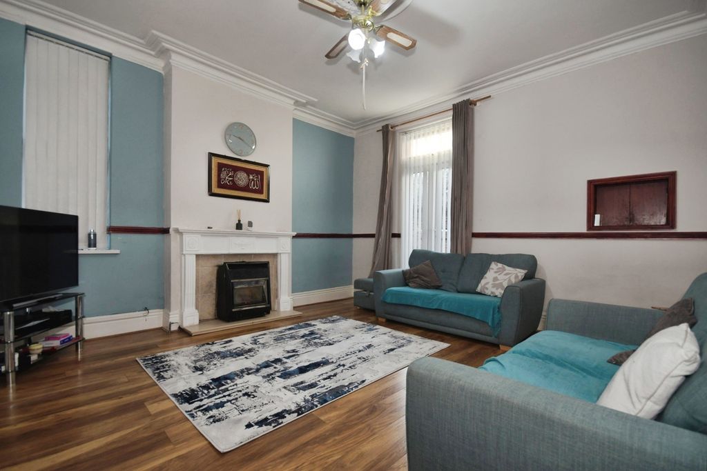 Property photo 3 of 16 Photo