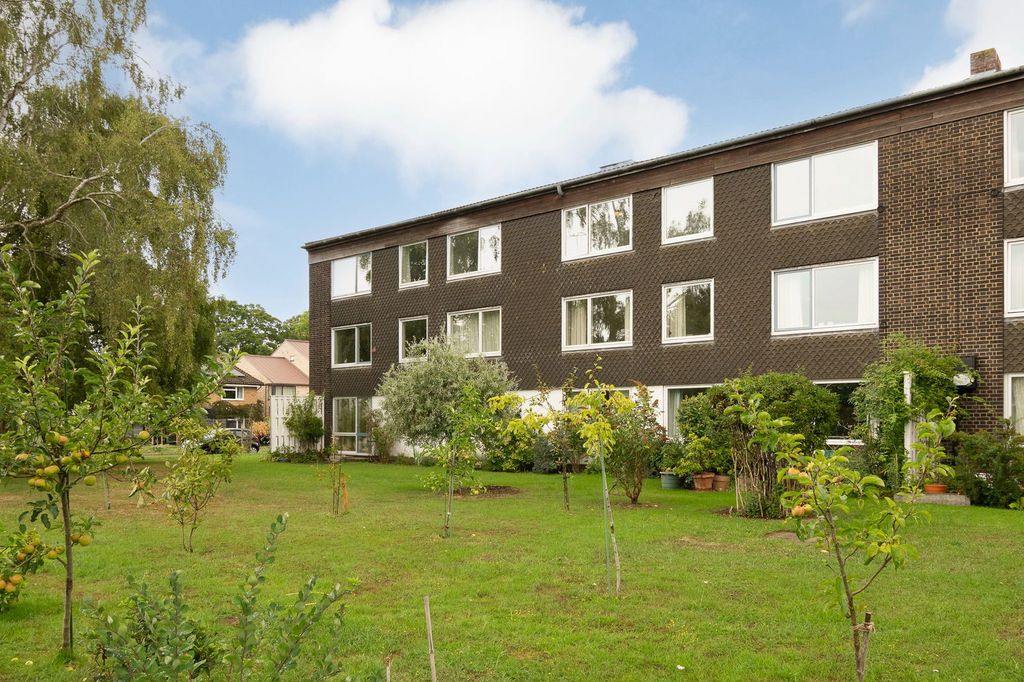 Property photo 1 of 24
