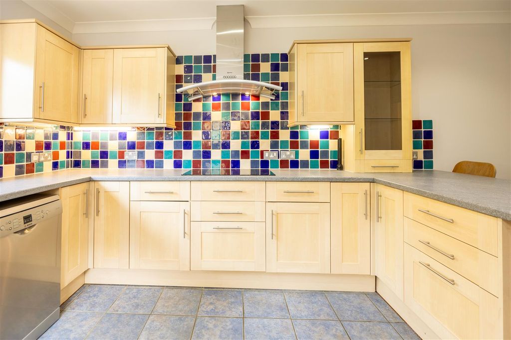Property photo 3 of 9 500A0851-Hdr.Jpg