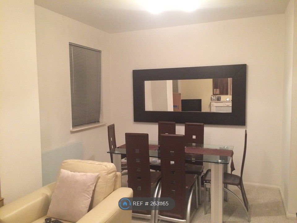Property photo 2 of 8 Family Sized Dining Table