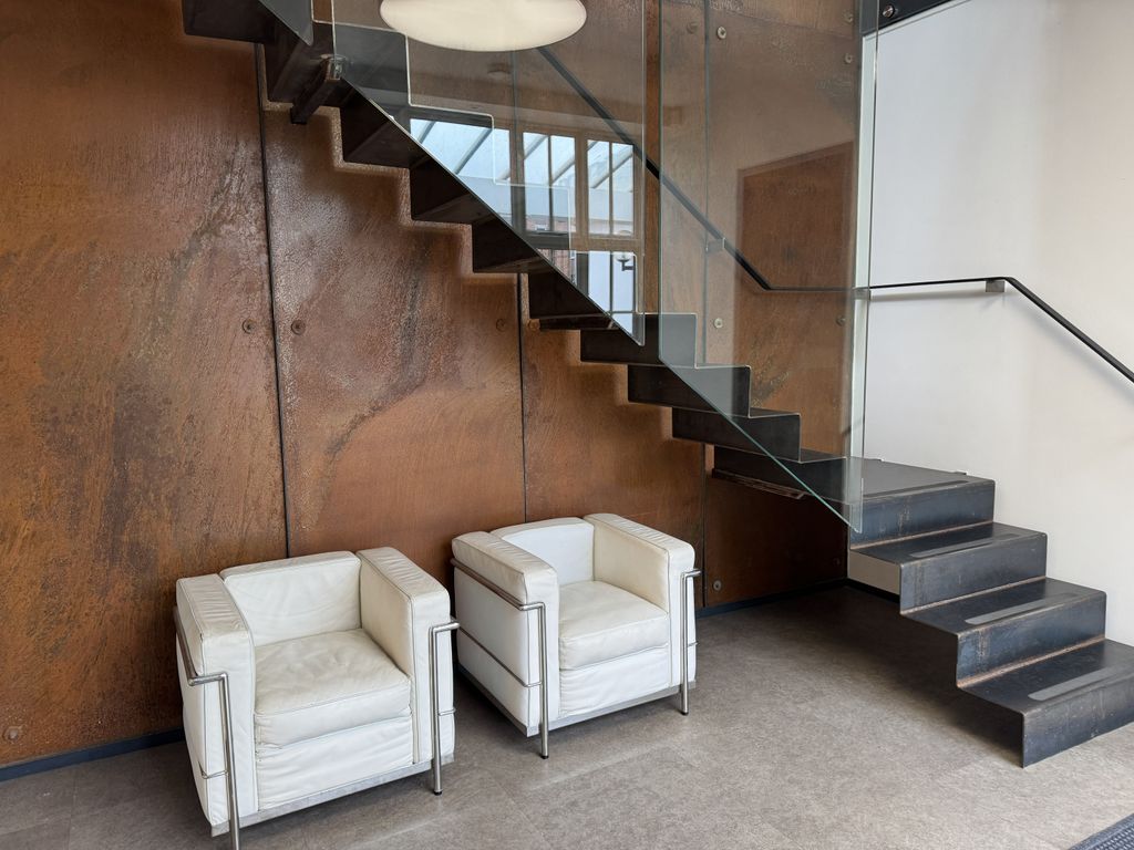 Property photo 2 of 6