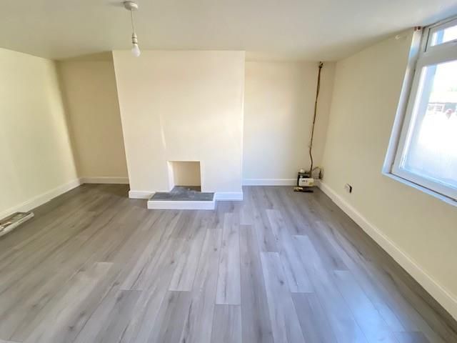 Property photo 3 of 22 10Park19.Jpg