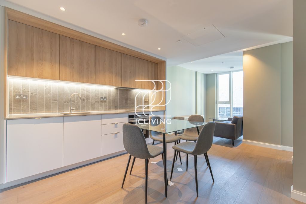 Property photo 1 of 9 7 Gasholder Place, London, Se11