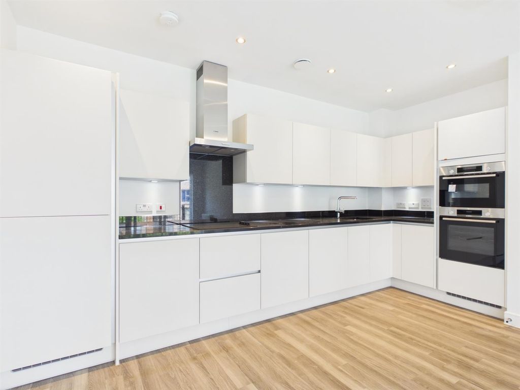 Property photo 3 of 10 Cam02664G0-Pr0132-Still003.Jpg