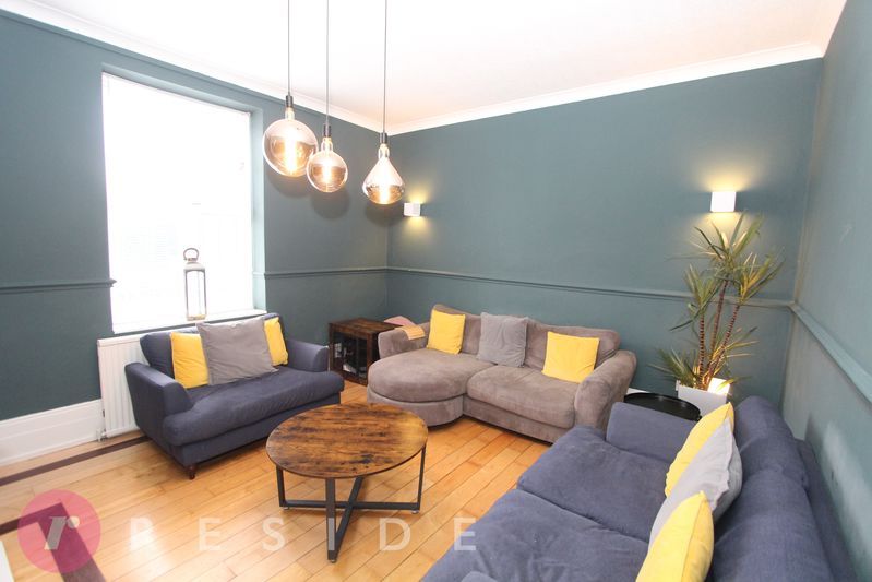 Property photo 2 of 14 Lounge