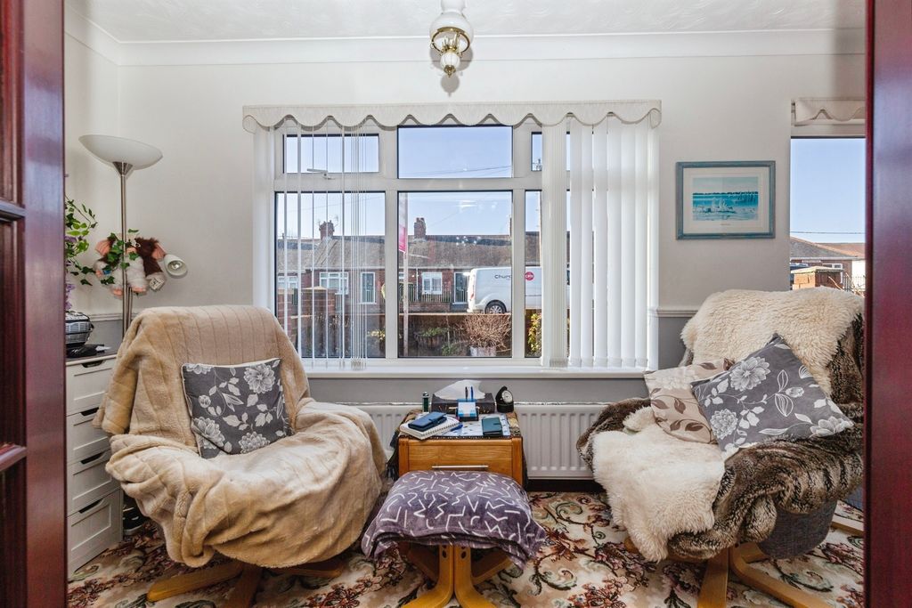 Property photo 2 of 18