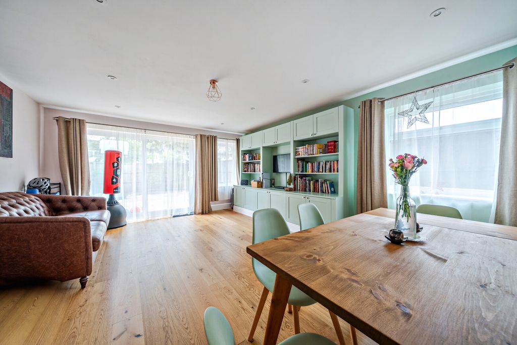 Property photo 3 of 24 1-69E221Fd44033-1...