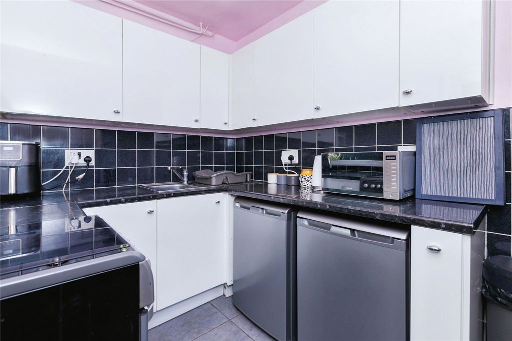 Property photo 3 of 16 Kitchen