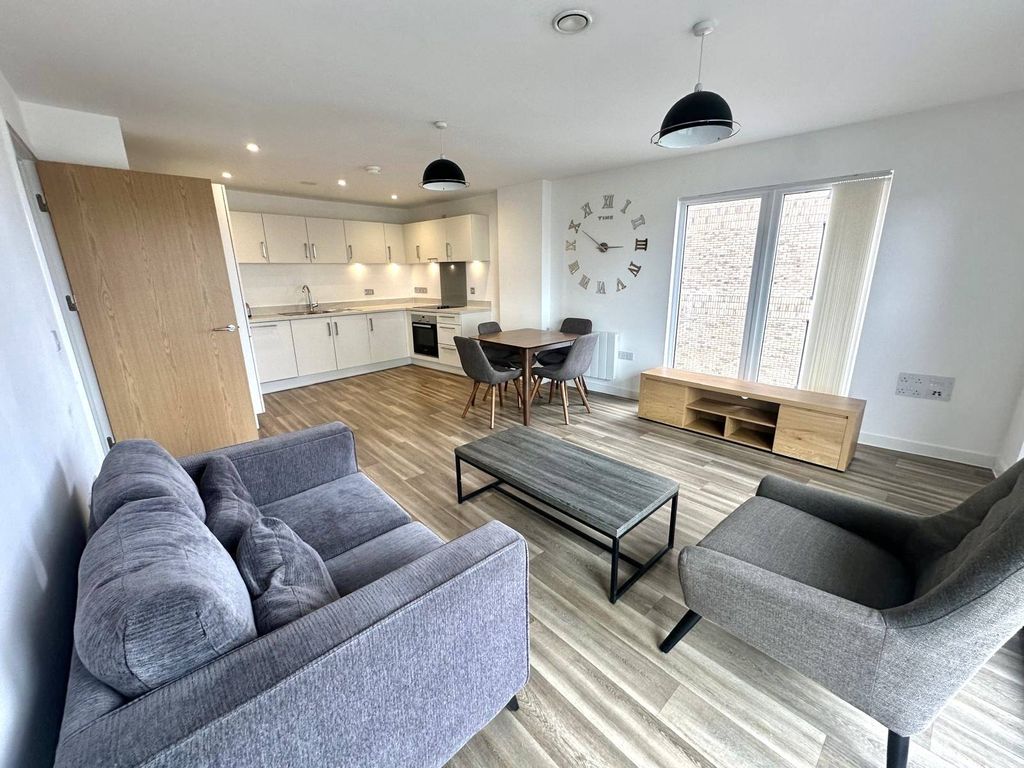 Property photo 2 of 8 Gallery